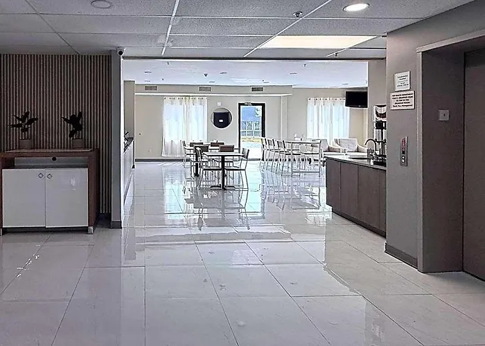 Hotel Sleep & North Peoria
